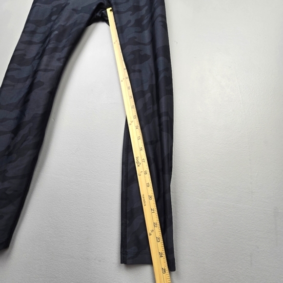 RYDERWEAR Athletic Leggings Scrunch Butt‎ Camo Print Black Womens Size M? - Picture 9 of 9